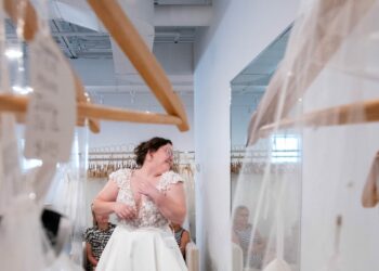 As the economy recovers, one bride tries to beat inflation