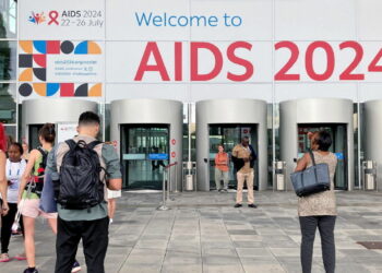 Doctors, scientists and activists meet to discuss how to pummel HIV