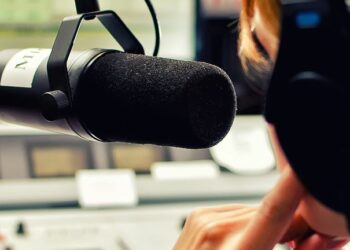 Does The Market Have A Low Tolerance For Nine Entertainment Co. Holdings Limited's (ASX:NEC) Mixed Fundamentals?