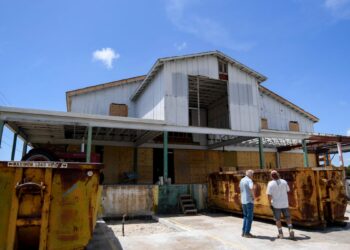 Hogan Yards combines craft beer, barbecue, pickleball in Vero Beach entertainment complex - TCPalm