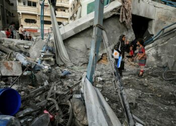 Reports in Gaza: At Least 25 People Killed in Series of Overnight Airstrikes - Israel News