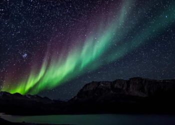 Witness Greenland's northern lights with this travel guide