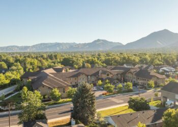 Embrace Elegance: The Distinctive Lifestyle of Luxury Senior Living