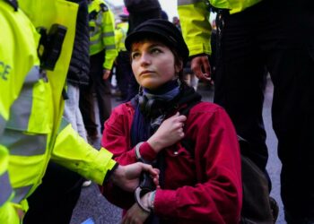 Leading Through the Crisis: Navigating Challenges in Uncertain Times