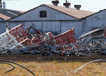 Tragic Twist: Pilot’s Last Conversation with Air Traffic Control as Helicopter Strikes Radio Tower