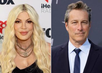 Tori Spelling Shares Heartwarming Christmas Eve Kiss with John Corbett: A Spark that Ignited!