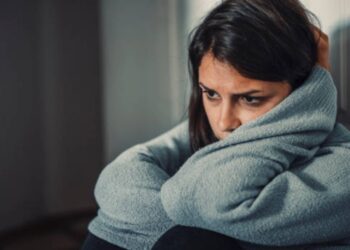 Unlocking the Link: 8 Powerful Lifestyle Strategies to Reduce Alzheimer’s Risk in Women Through Hormonal Insight