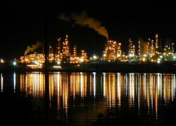 Unveiling the Delay: Why Washington’s Climate Pollution Data Stays Hidden for Over 3 Years