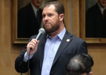 Arizona Senator Wriggles Out of Speeding Ticket with Clever ‘Legislative Immunity’ Defense!